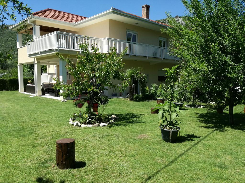 Riverside Guesthouse Pocitelj Esterno foto